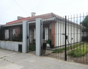Casa en barrio tranquilo Necochea